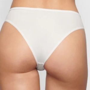Skims size  3X Marble Fits Every Body Cheeky thong NWT